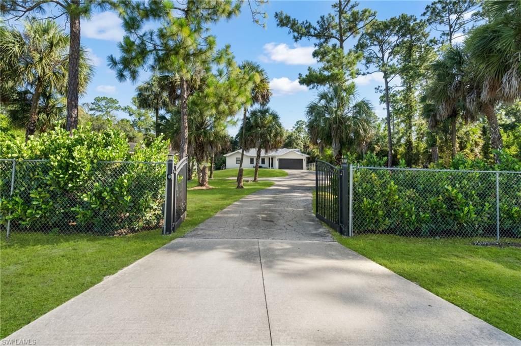 1871 Golden Gate Blvd E, Naples, FL 34120 Photo