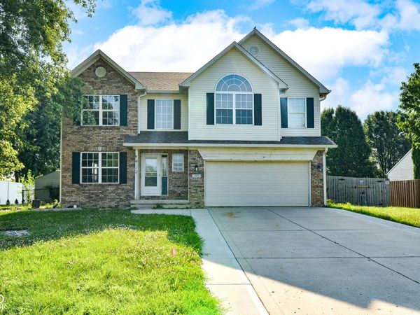 567 West Street, Whiteland, IN 46184