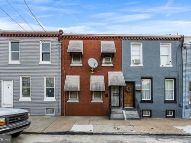 1821 E SERGEANT STREET, PHILADELPHIA, PA 19133