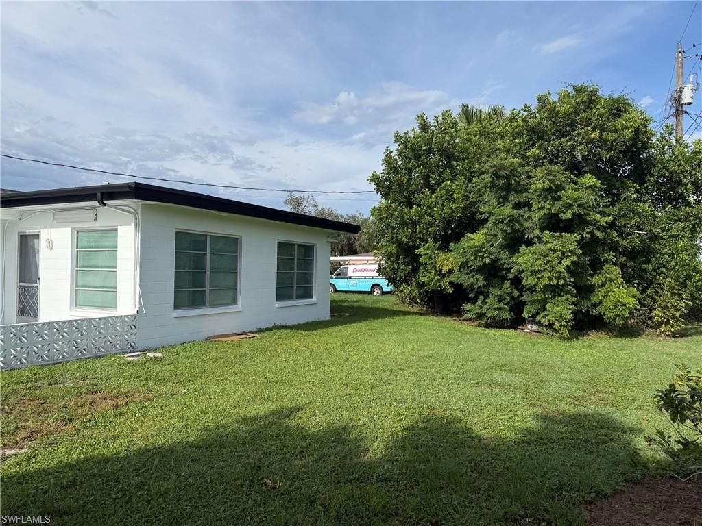 212 Davis Rd, Lehigh Acres, FL 33936 Photo