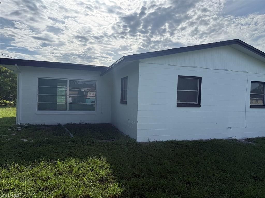 212 Davis Rd, Lehigh Acres, FL 33936 Photo