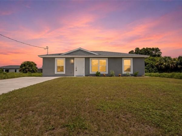 3061 Adcock DR , LABELLE, FL 33935