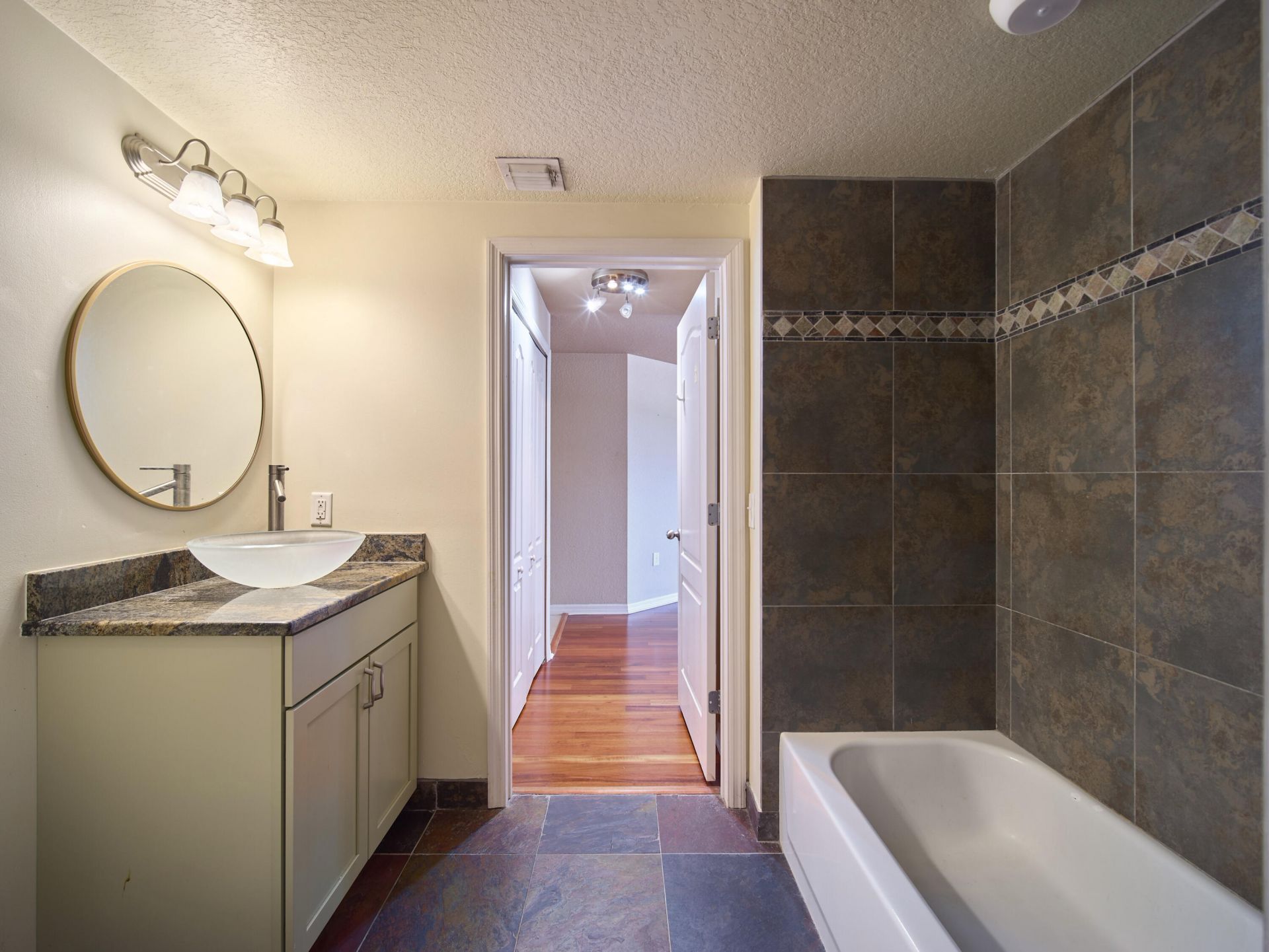 11037 Legacy Boulevard, Unit 201, Palm Beach Gardens, FL 33410 Photo