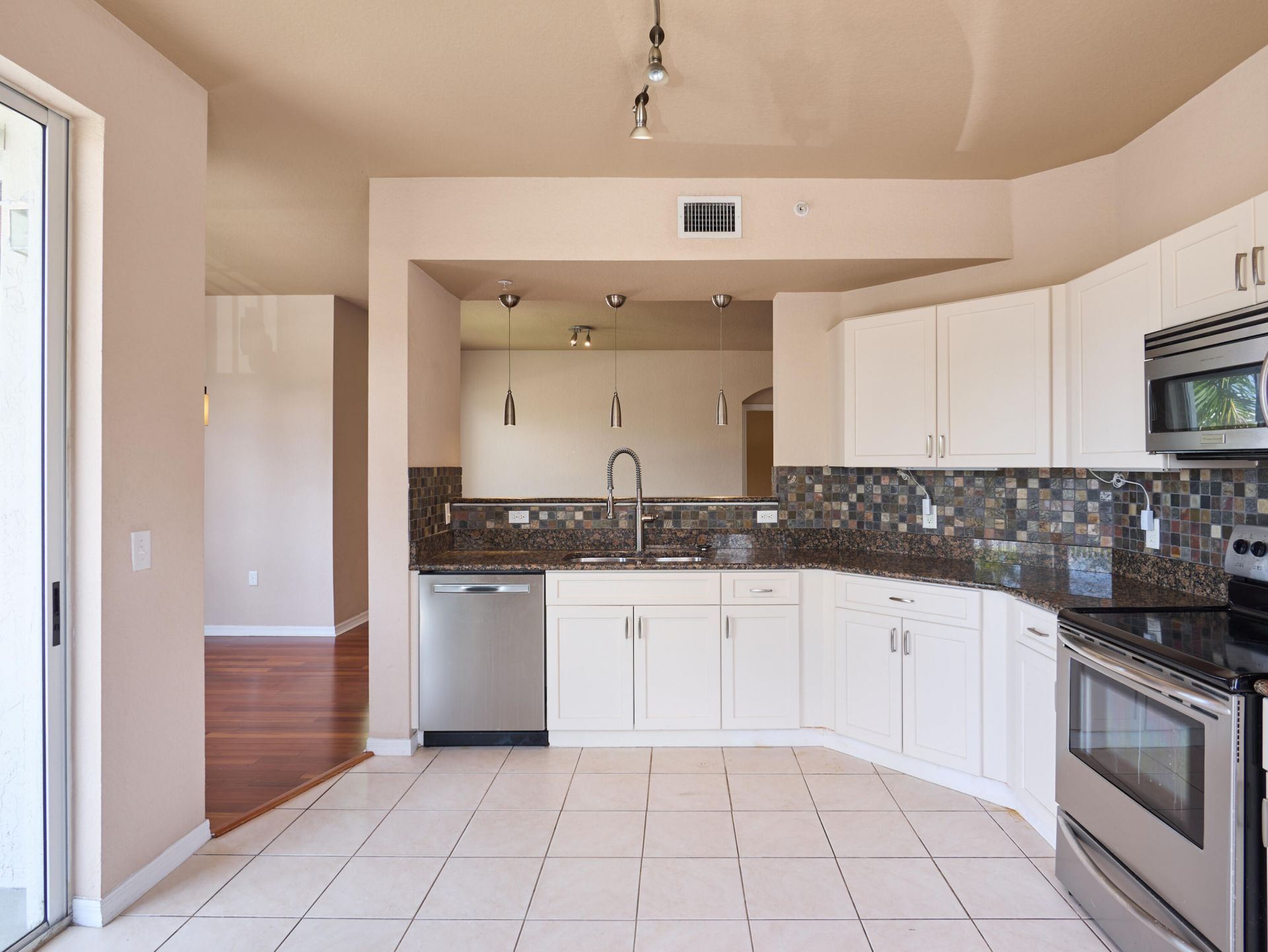 11037 Legacy Boulevard, Unit 201, Palm Beach Gardens, FL 33410 Photo