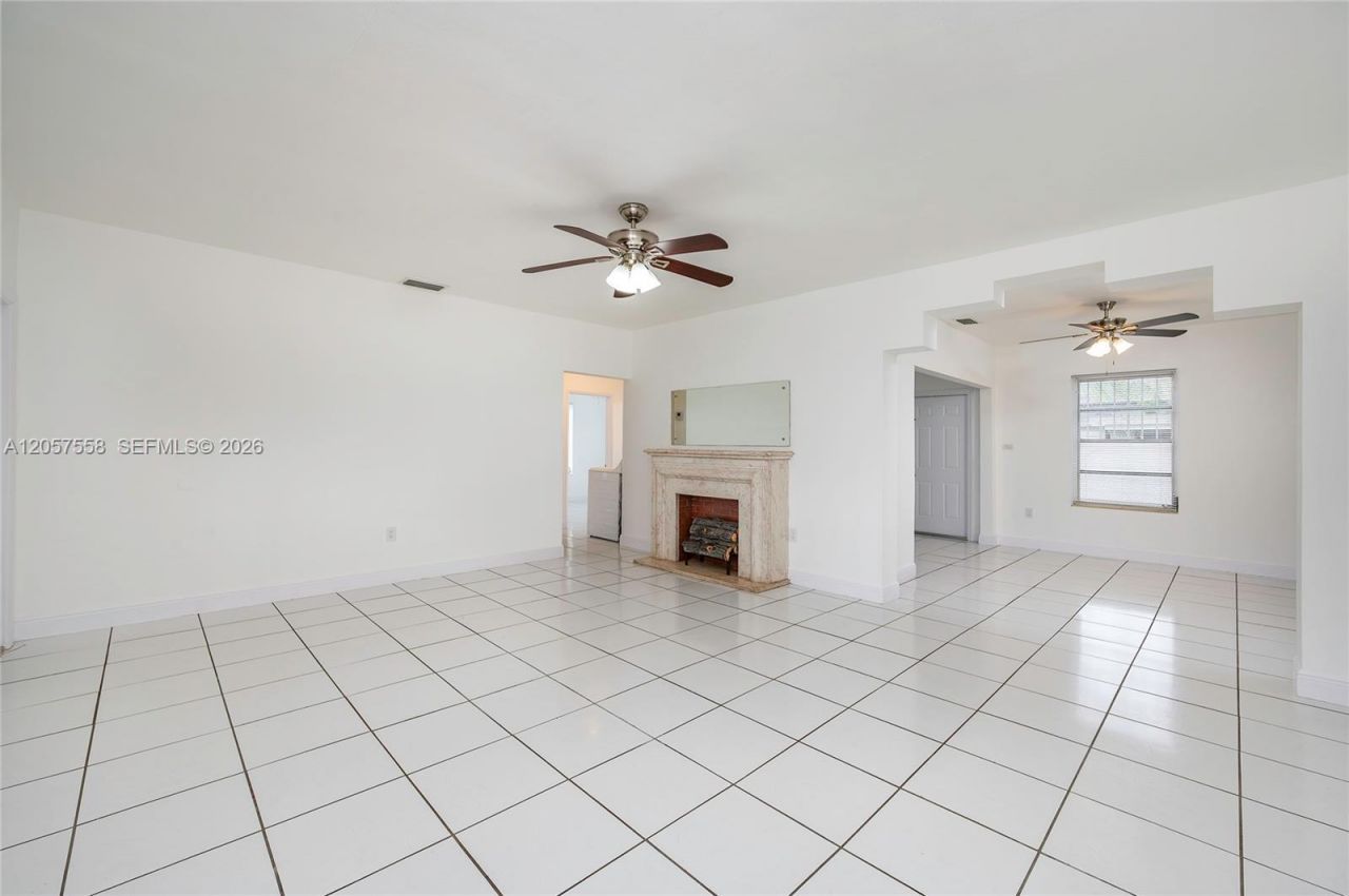 2624 NW 24th St, Miami, FL 33142 Photo