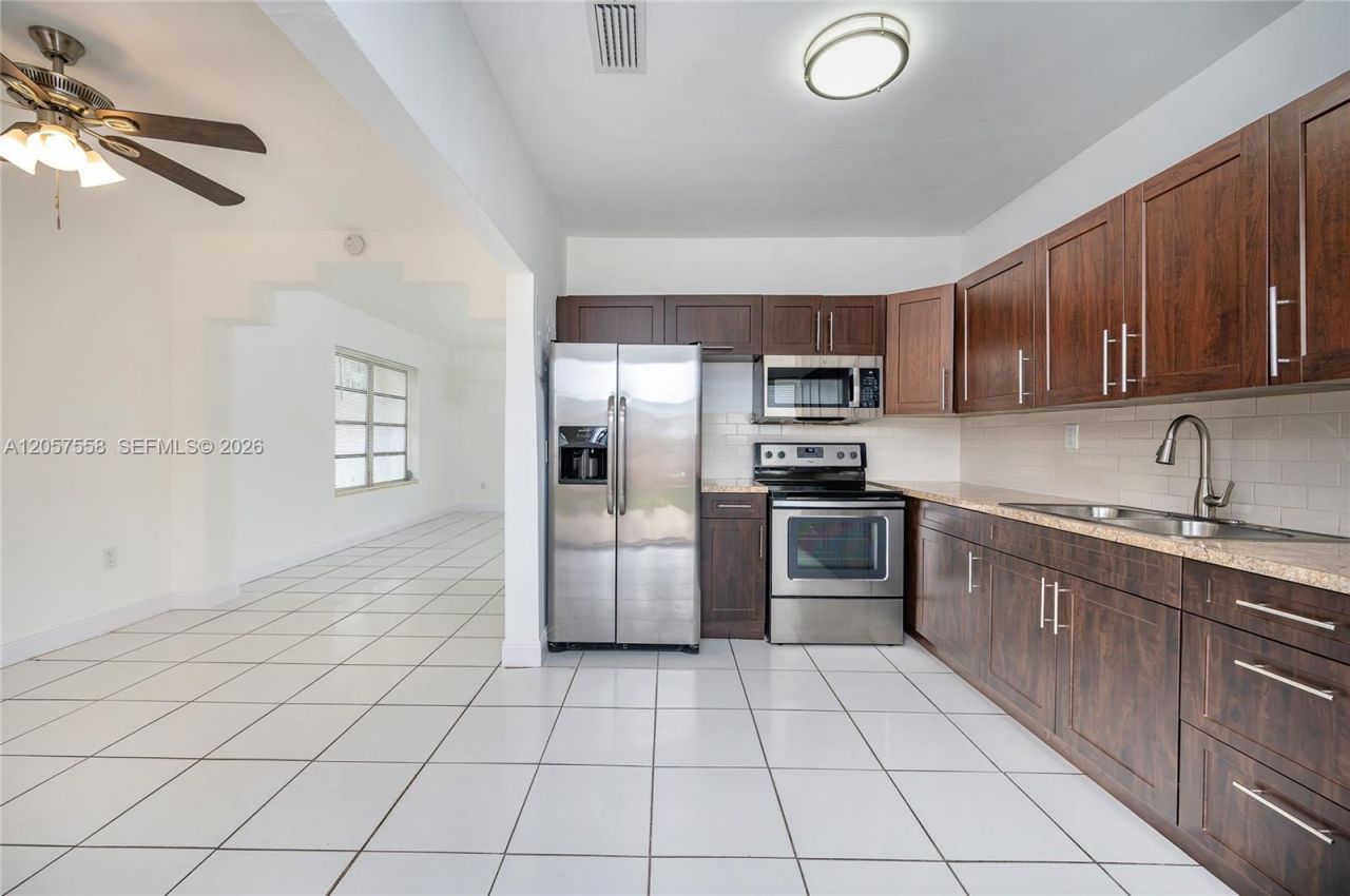 2624 NW 24th St, Miami, FL 33142 Photo