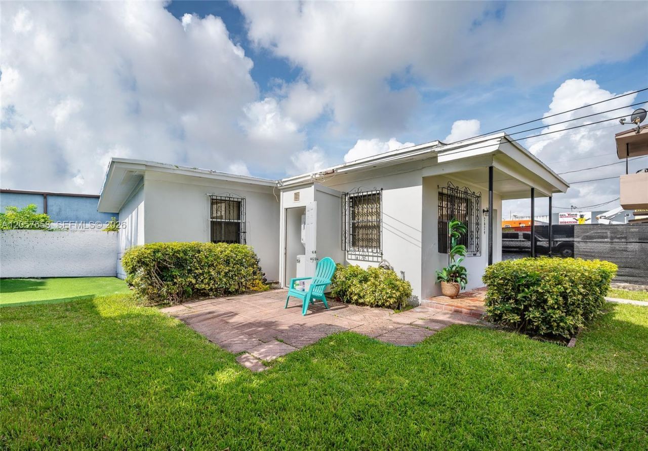 2624 NW 24th St, Miami, FL 33142 Photo