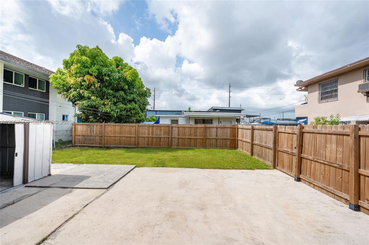 2624 NW 24th St, Miami, FL 33142 Photo
