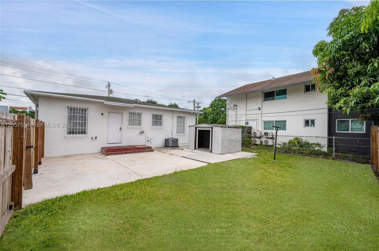 2624 NW 24th St, Miami, FL 33142 Photo