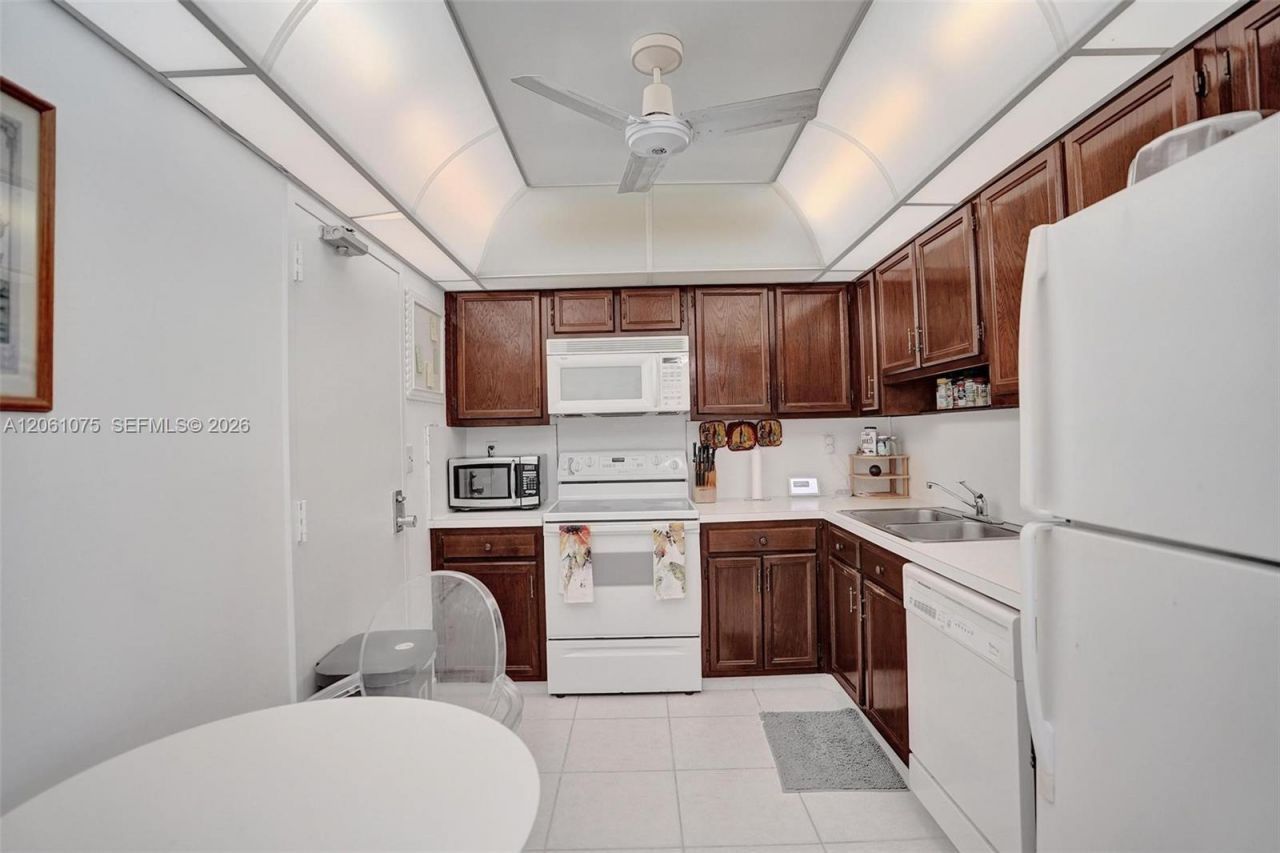 10777 W Sample Rd, Unit 718, Coral Springs, FL 33065 Photo