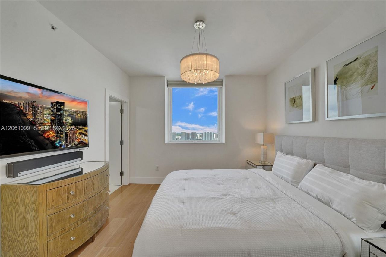 17875 Collins Ave, Unit 3201, Sunny Isles Beach, FL 33160 Photo