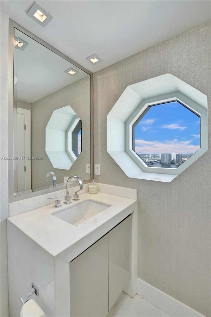 17875 Collins Ave, Unit 3201, Sunny Isles Beach, FL 33160 Photo