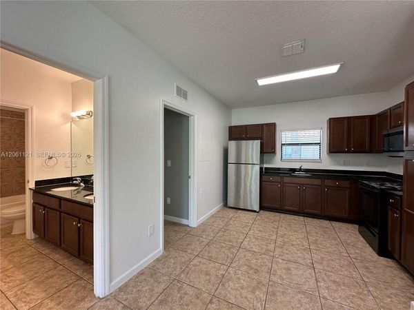 1035 NE 10th Ave , Unit 3, Fort Lauderdale, FL 33304