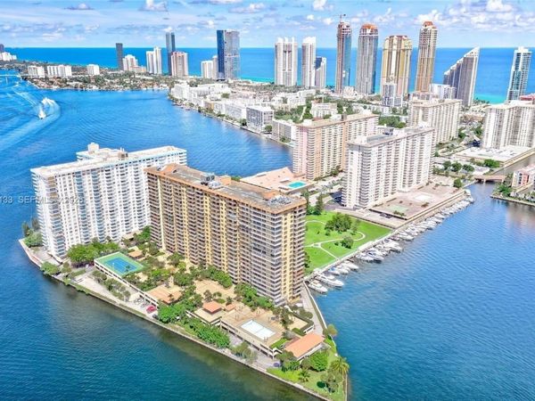 290 174th St , Unit 617, Sunny Isles Beach, FL 33160