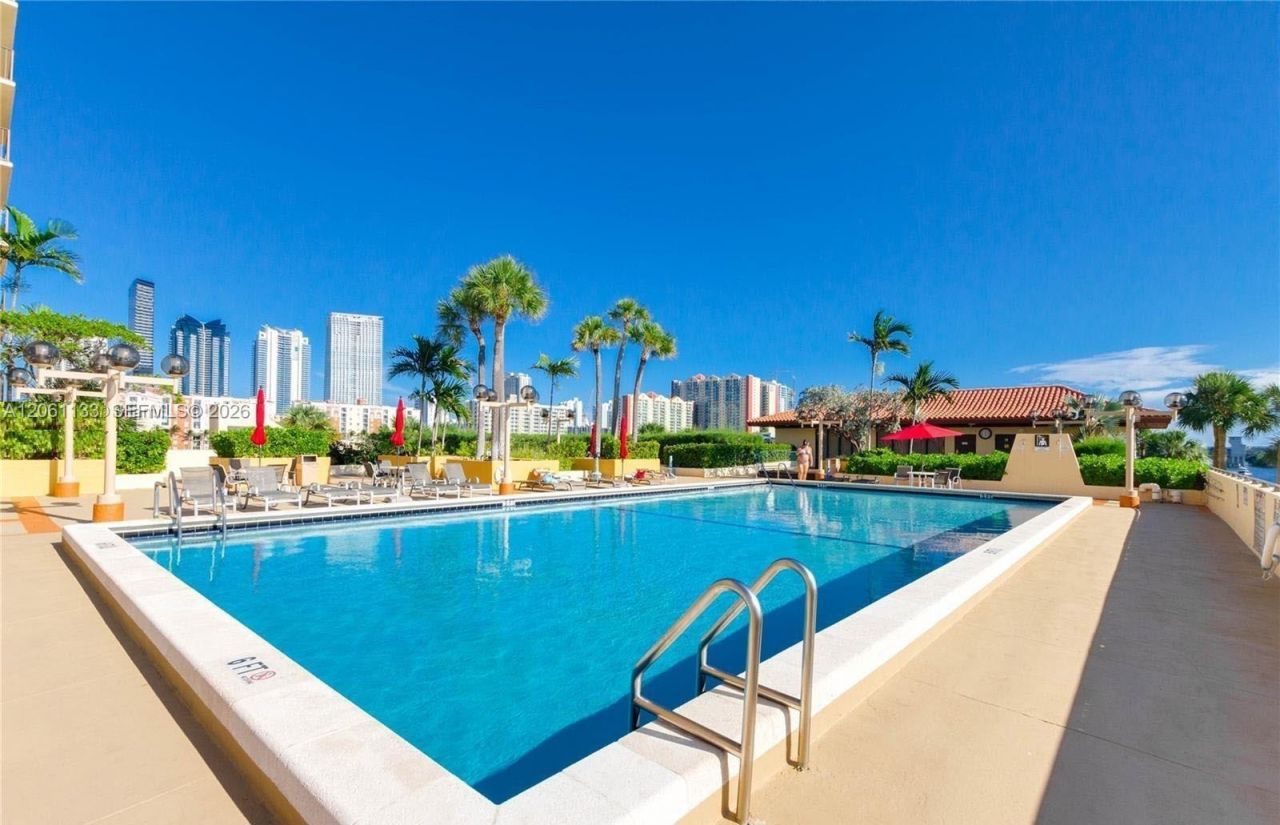 290 174th St, Unit 617, Sunny Isles Beach, FL 33160 Photo