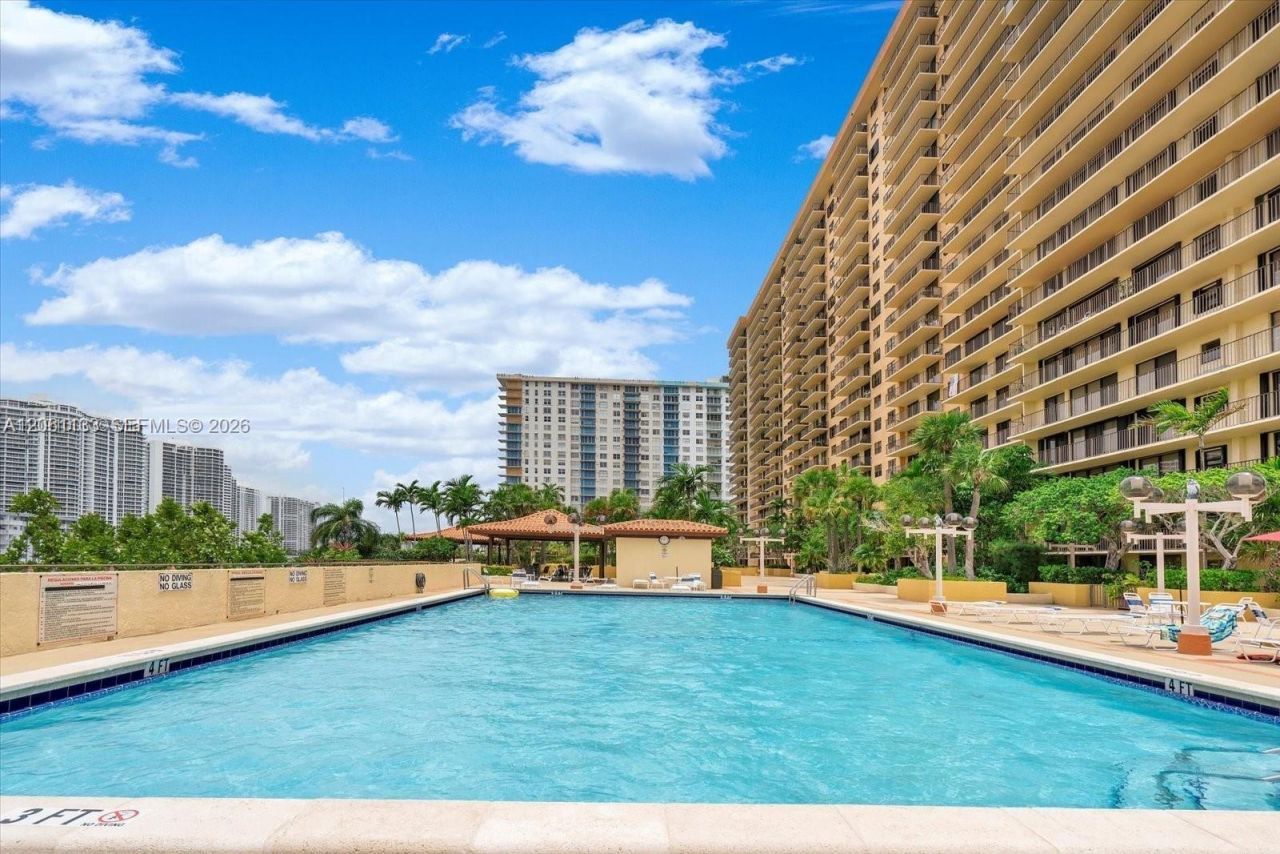 290 174th St, Unit 617, Sunny Isles Beach, FL 33160 Photo