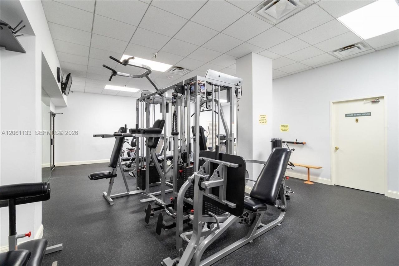 290 174th St, Unit 617, Sunny Isles Beach, FL 33160 Photo