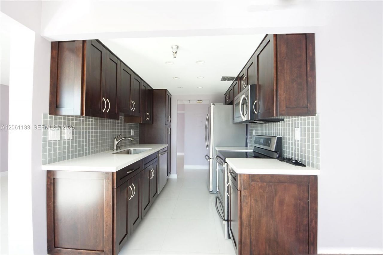 290 174th St, Unit 617, Sunny Isles Beach, FL 33160 Photo