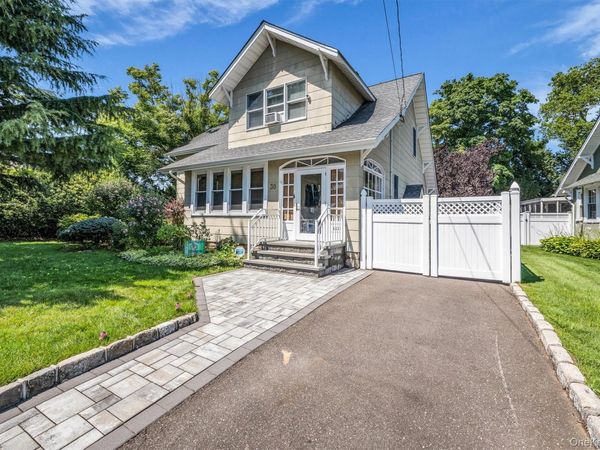 30 West Street , Farmingdale, NY 11735