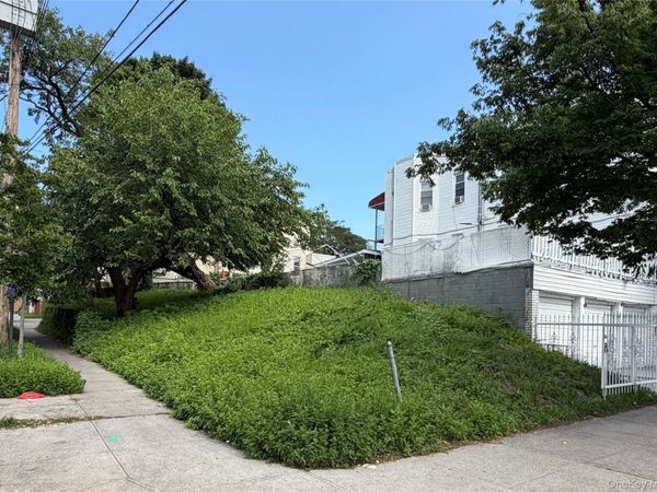 846 Olmstead Avenue , Bronx, NY 10473