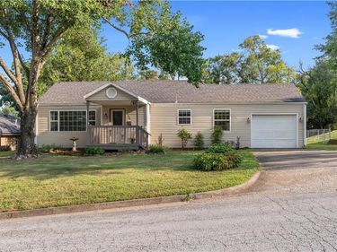 700 W Burton Street, Nevada, MO 64772