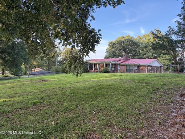 542 Mississippi 305 , Senatobia, MS 38668