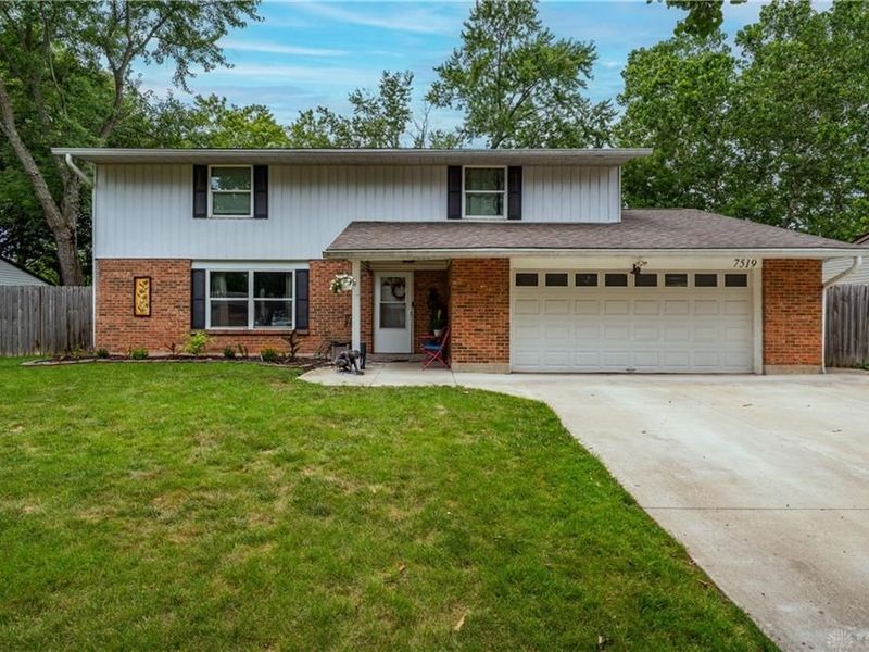 7519 Rustic Woods Drive, Huber Heights, OH 45424 Photo 1