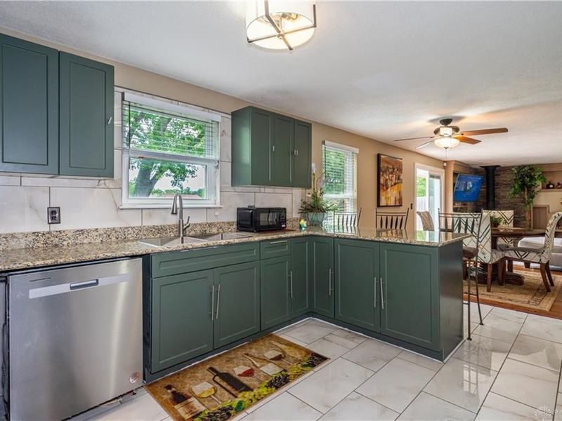 7519 Rustic Woods Drive, Huber Heights, OH 45424 Photo 10