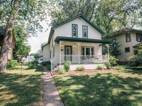 907 S VINE AVENUE, Marshfield, WI 54449