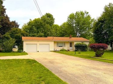 1185 Greensburg Road , Uniontown, OH 44685