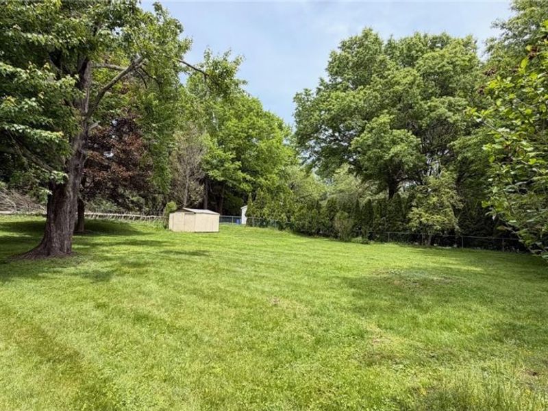 1185 Greensburg Road , Uniontown, OH 44685 Photo 4