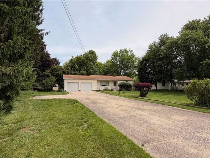 1185 Greensburg Road , Uniontown, OH 44685 Photo 5