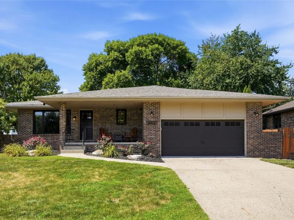 402 NW Sturbridge Street, Ankeny, IA 50023