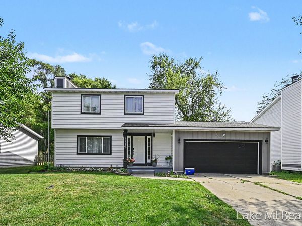 2119 Desoto Drive, Lansing, MI 48911