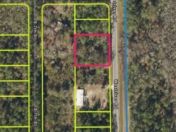 696 W RIVER Road, Palatka, FL 32177