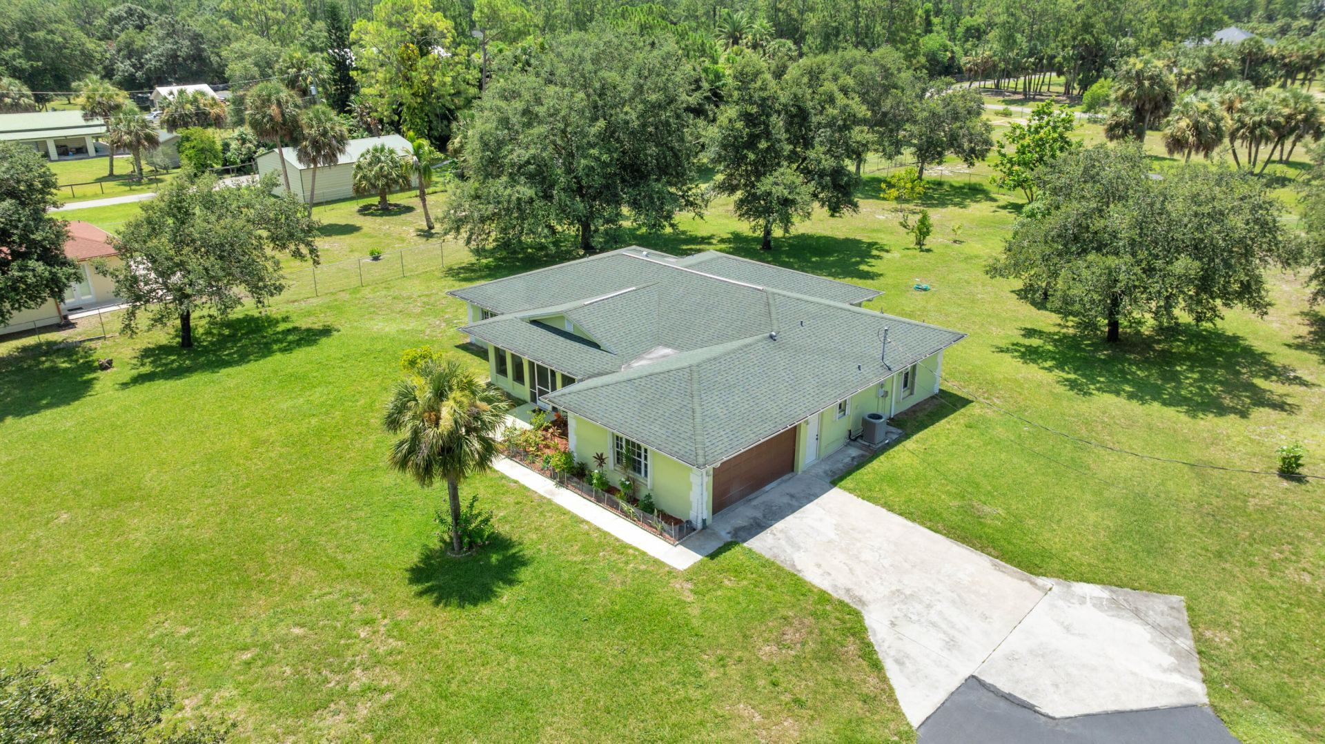 420 18th Avenue Ne, Naples, FL 34120 Photo
