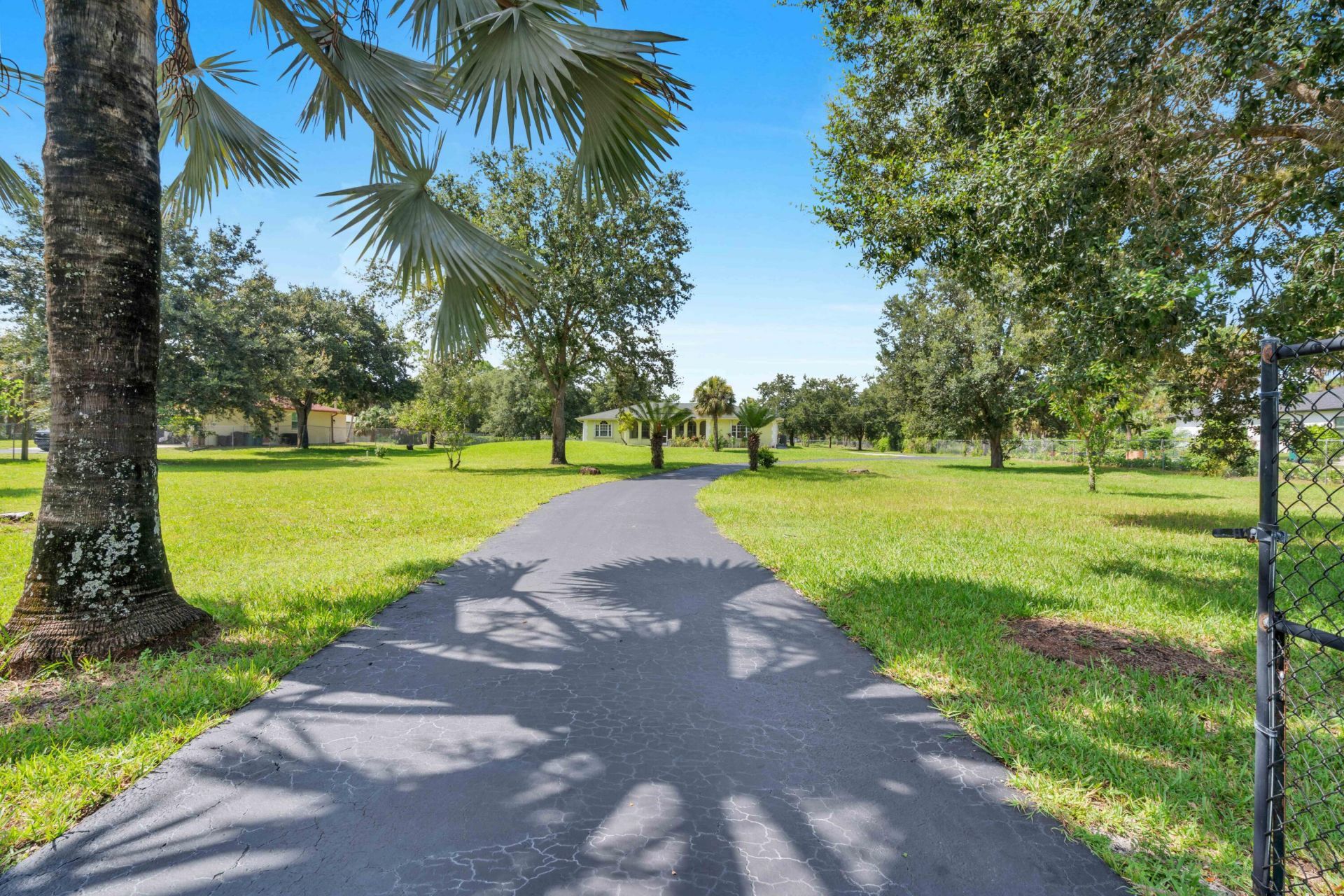420 18th Avenue Ne, Naples, FL 34120 Photo