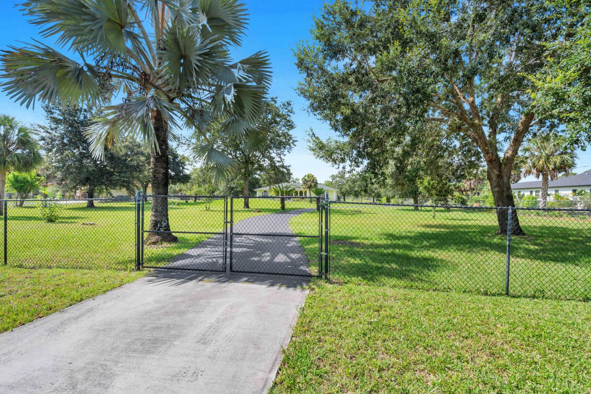 420 18th Avenue Ne, Naples, FL 34120 Photo