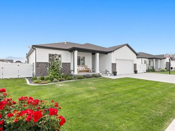 572 S 690 E, Hyrum, UT 84319