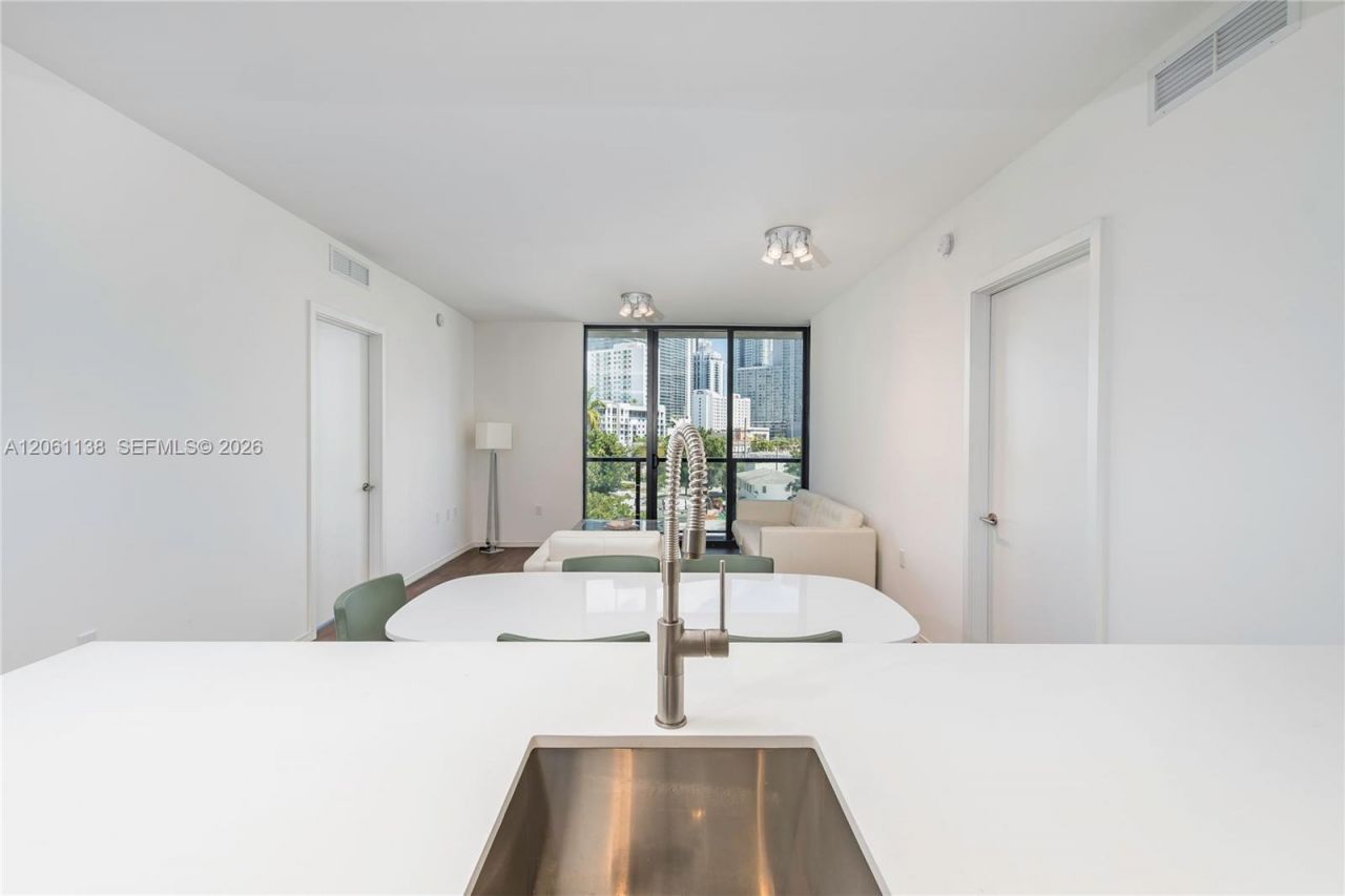 201 SW 17th Rd , Unit 509, Miami, FL 33129 Photo