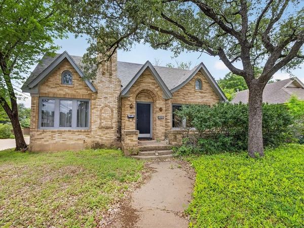 2601 S University Drive, Fort Worth, TX 76109