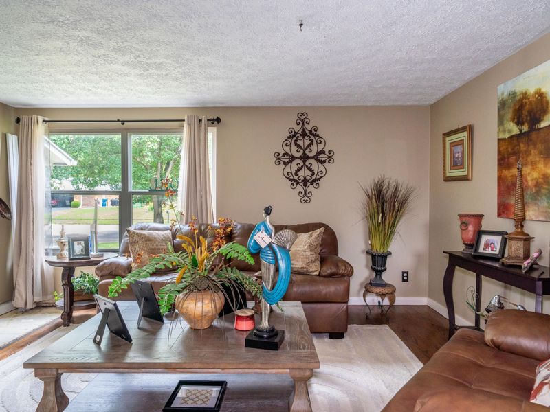 7519 Rustic Woods Drive, Huber Heights, OH 45424 Photo 6