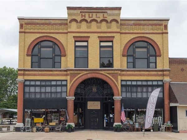 710 Main Street, Neodesha, KS 66757
