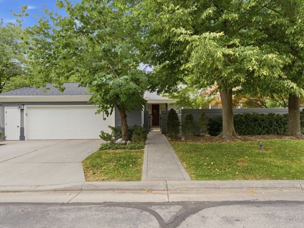 6184 S TALL OAKS LN E, Cottonwood Heights, UT 84121