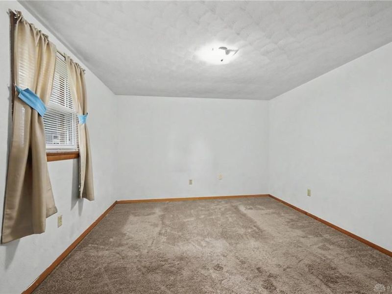 215 E James Street, Bradford, OH 45308 Photo 22