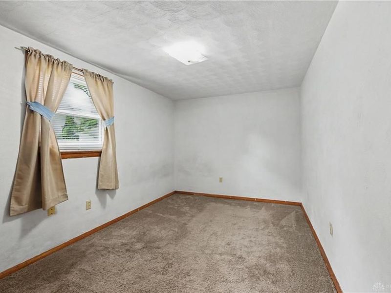 215 E James Street, Bradford, OH 45308 Photo 24