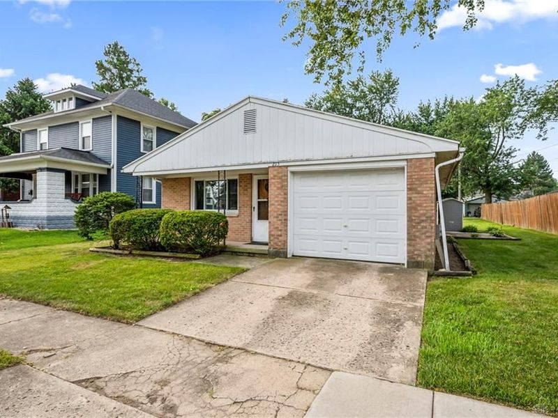 215 E James Street, Bradford, OH 45308 Photo 3