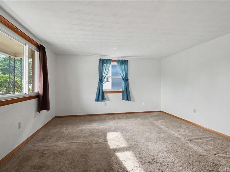 215 E James Street, Bradford, OH 45308 Photo 6
