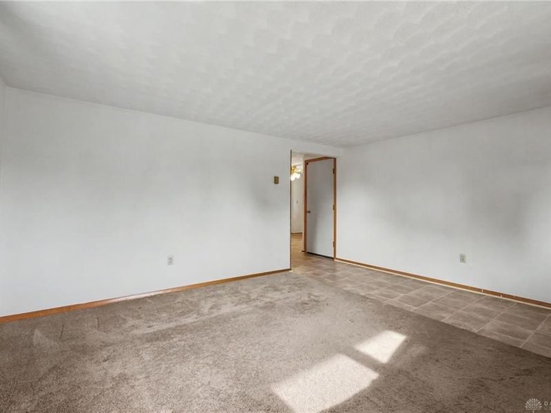 215 E James Street, Bradford, OH 45308 Photo 8