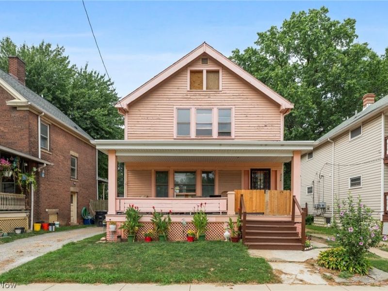 8006 Halle Avenue, Cleveland, OH 44102 Photo 1